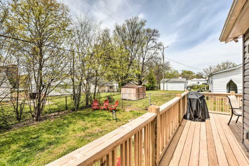 Ideally Located Penne Place With Deck And Grill