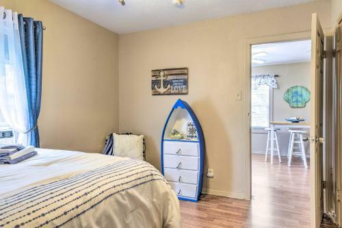 Coastal Aransas Pass Cottage About 9 Mi To Beach!