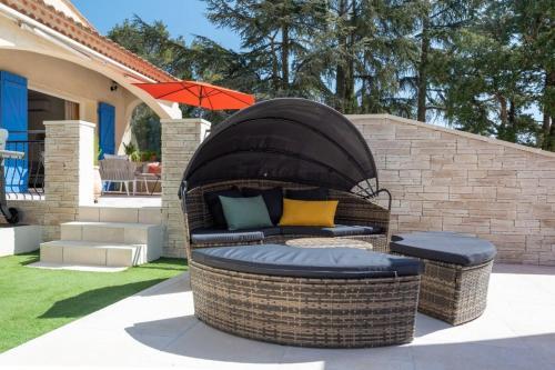 Villa De Charme Avec Piscine Chauff�e & Cigales