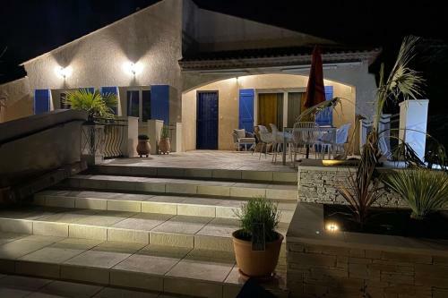 Villa De Charme Avec Piscine Chauff�e & Cigales