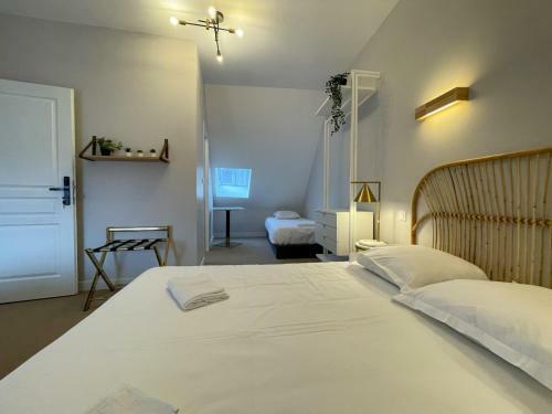 Hostal Maison Des Fleurs