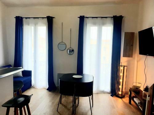 Apartamento Petit Bijou Perch� Au C?ur De S�te