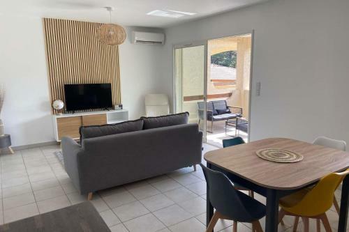 Joli Appartement Dans R�sidence Calme Proche Mer
