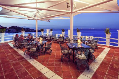 The Caleta Hotel Self-catering Apartments