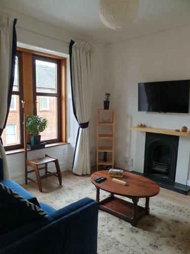 "but N Ben" Middleton Street Apartment