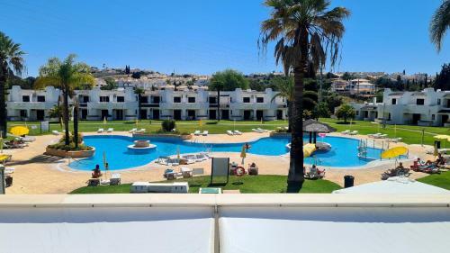Green And Blue View Apartment