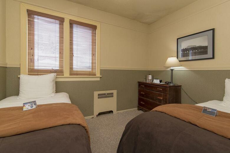 Hotel Deer Lodge