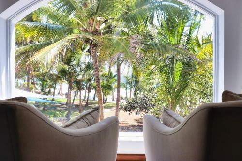 Hotel Searenity Beach Villa