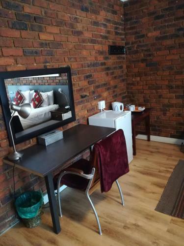 Hotel 24 Onvrey 3 Star Guest House