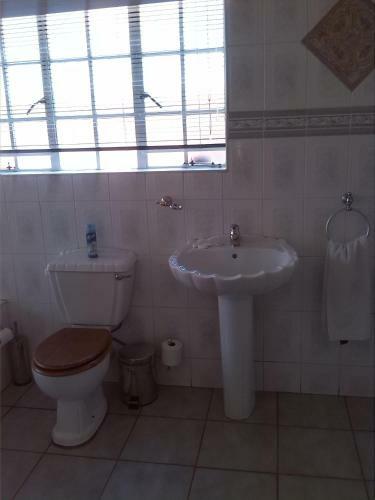 Hotel 24 Onvrey 3 Star Guest House