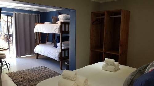 Hostal Touching Senses Garden Cottages