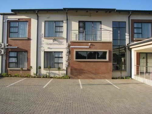 Hostal 4 Seam Guest House