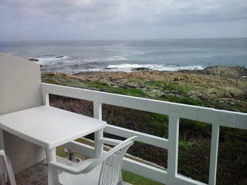 Bed & Breakfast On The Rocks