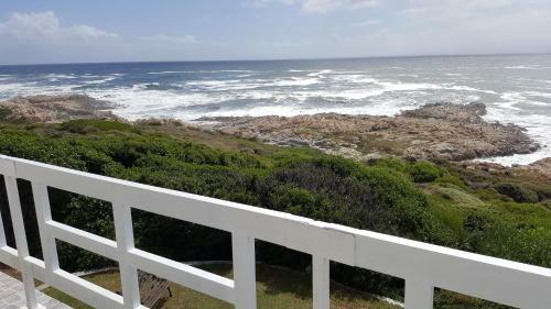 Bed & Breakfast On The Rocks