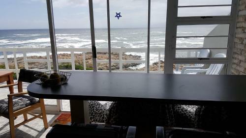 Bed & Breakfast On The Rocks
