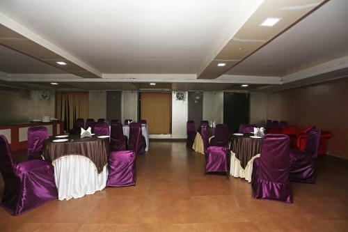 Oyo 22040 Hotel Vatsa Inn