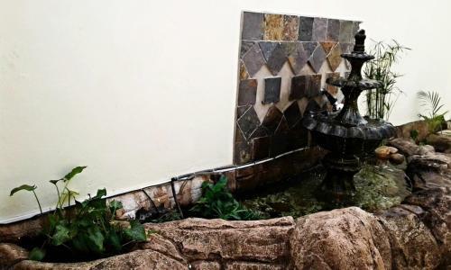 Hostal Rostalyn Guesthouse