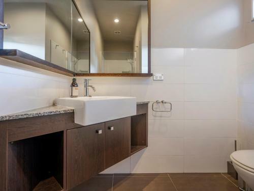 Sunset Retreat - Matarangi Holiday Home