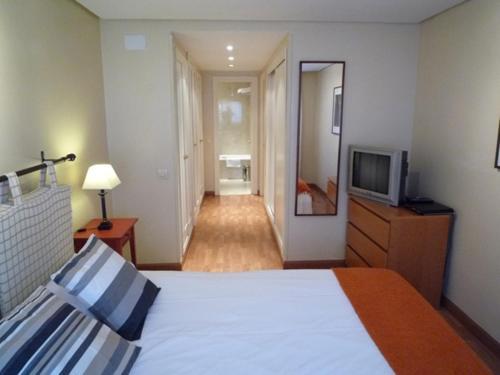 Dflat Escultor Madrid Apartments