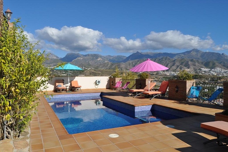 Hostal Welcome Inn Nerja Guest House Luxury Bed & Breakfast