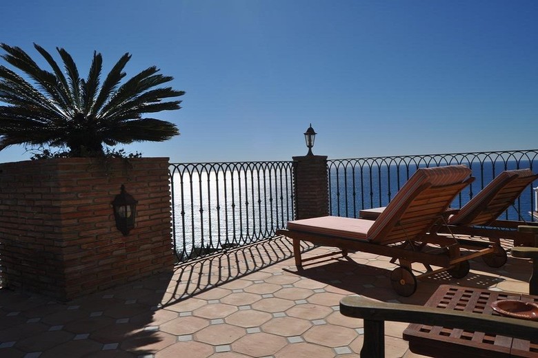 Hostal Welcome Inn Nerja Guest House Luxury Bed & Breakfast