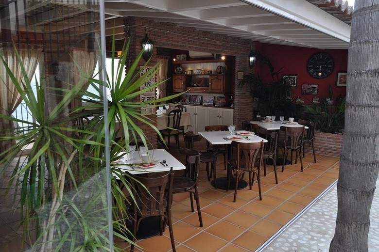 Hostal Welcome Inn Nerja Guest House Luxury Bed & Breakfast