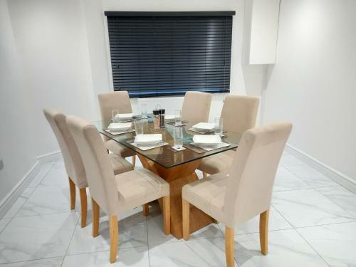 Spacious & Modern 4 Bedroom Holiday Home Gwynedd