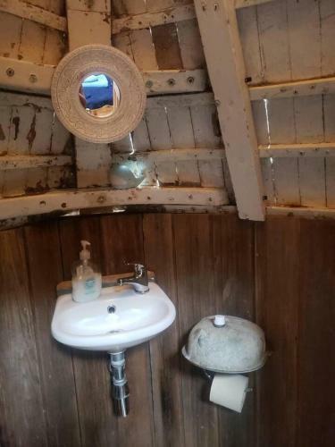 Cosy And Inviting Waterside Luxury Yurt