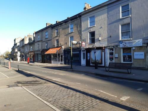 Pulteney Road Apartment
