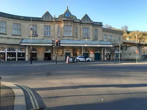 Pulteney Road Apartment