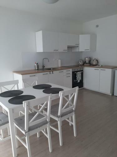 Apartm�n Pri Jazere - Slne?n� Jazer� Juh