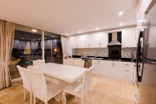 The Ultimate Villa With Stunning Views, Kalkan Villa 1050
