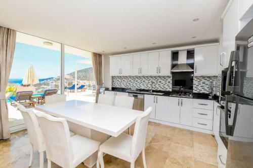 The Ultimate Villa With Stunning Views, Kalkan Villa 1050