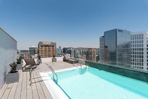 Apartamento Uptown Eclectic 1br W/ Wifi, Pool, Parking & Metro