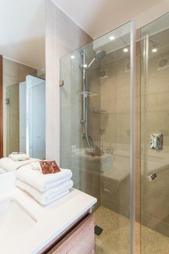 Apartamento Uptown Eclectic 1br W/ Wifi, Pool, Parking & Metro