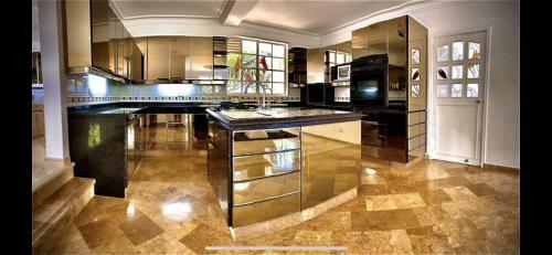 Villa Casa En El Poblado Independiente - San Sebastian