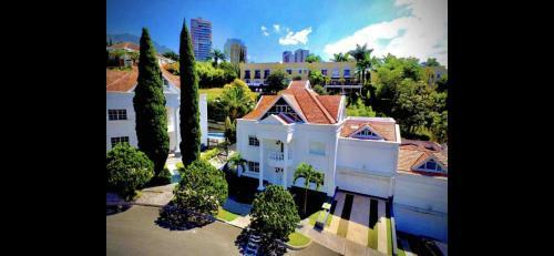 Villa Casa En El Poblado Independiente - San Sebastian