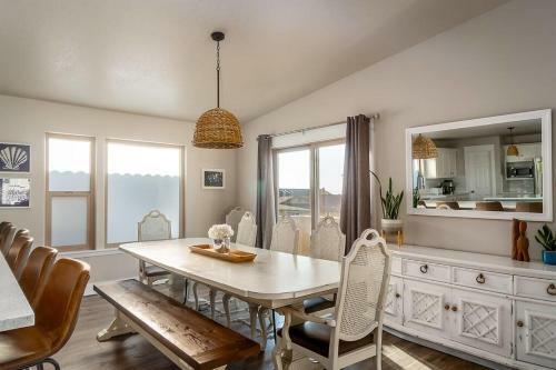 Family Friendly Beach House With Open Living Space