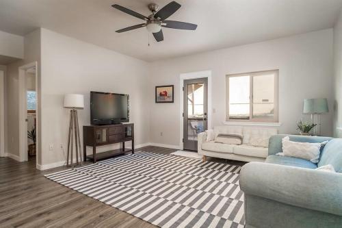 Family Friendly Beach House With Open Living Space