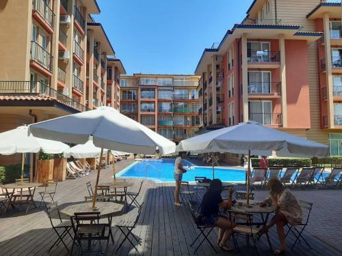 Cozy Apartament In Sunny View Central Complex