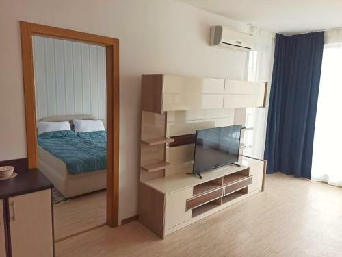 Cozy Apartament In Sunny View Central Complex
