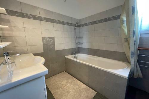 Nice Duplex With Garden And Terrace In Aytr�