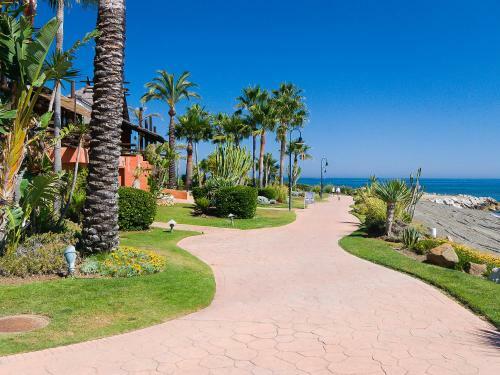 Apartment Las Salinas Estepona