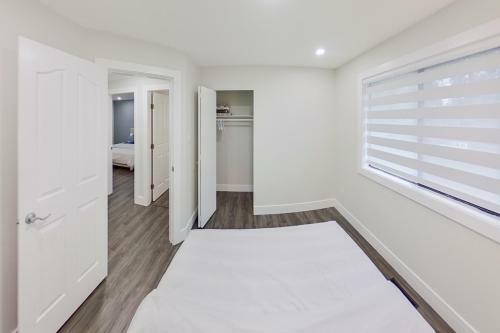 Luxury 3 Bed 2 Bath Main Portion Of The House