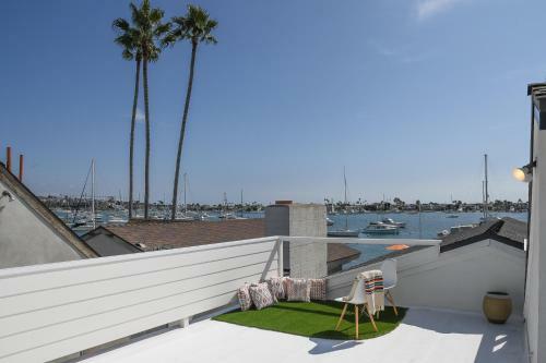 South Bayfront Entire Home 6 Bed / 4.5 Bath