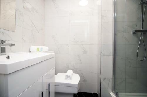 T? Suites 8 - New Aparthotel In Cardiff
