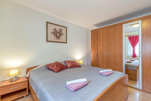 Apartment Flores