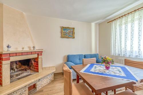 Apartment Flores