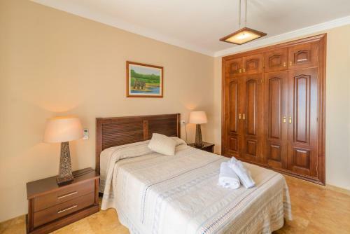 Villas Nerjazul - El Pe�oncillo Beach
