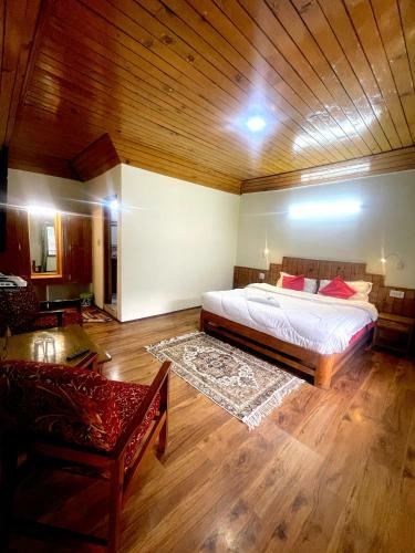 Hotel Emerald Origins